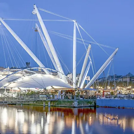 2 Bedroom In * Génova