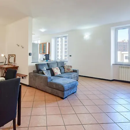 2 Bedroom Amazing Apartment In Genova Genua