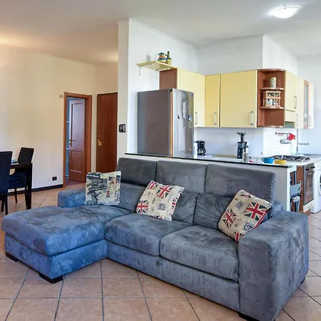2 Bedroom Amazing Apartment In Genova Appartement
