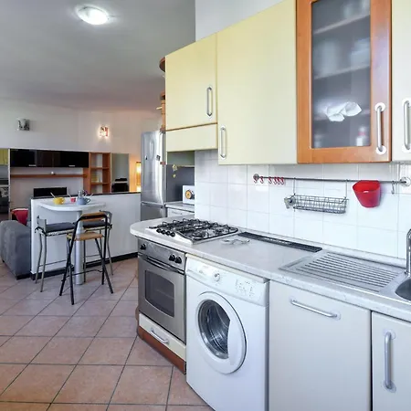 2 Bedroom In Lägenhet Genua
