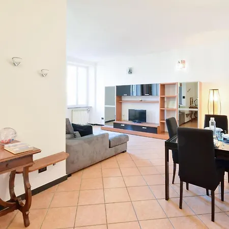Lägenhet 2 Bedroom In Genua