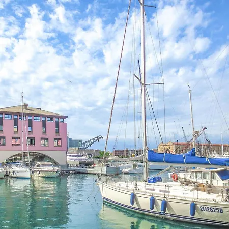 Lägenhet 2 Bedroom In Genua