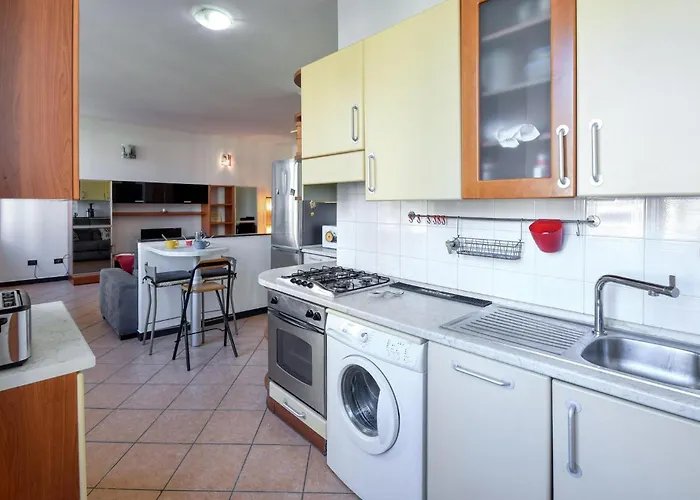 2 Bedroom In Appartement Genua